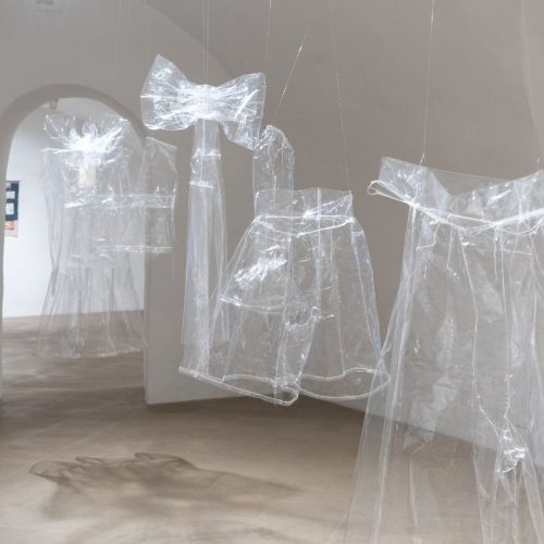 "Il re è nudo!" al Kunstforum Egna. Foto Anna Cerrato